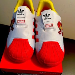 Boys Marvel Addidas slip on size 9